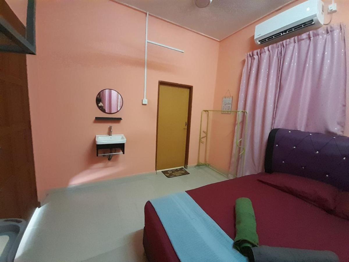 Guesthouse Mokteh Куала-Тренгану Екстер'єр фото